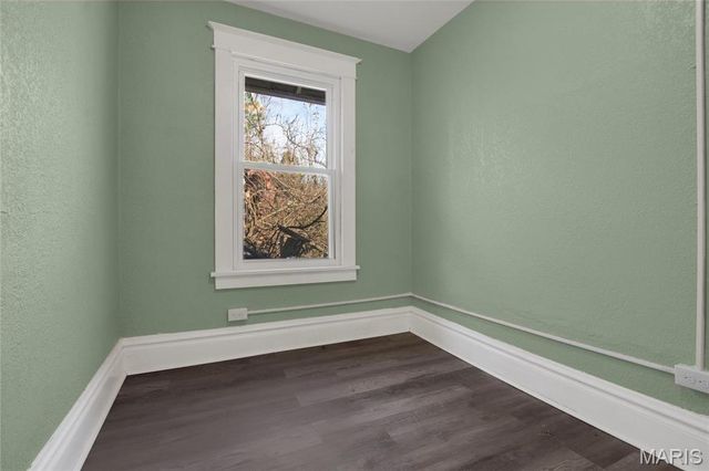 2140 Crescent Avenue, St Louis, MO 63121