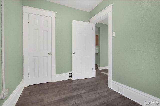 2140 Crescent Avenue, St Louis, MO 63121