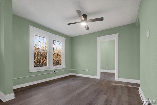 2140 Crescent Avenue, St Louis, MO 63121