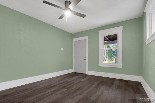 2140 Crescent Avenue, St Louis, MO 63121