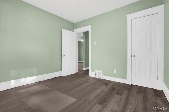2140 Crescent Avenue, St Louis, MO 63121