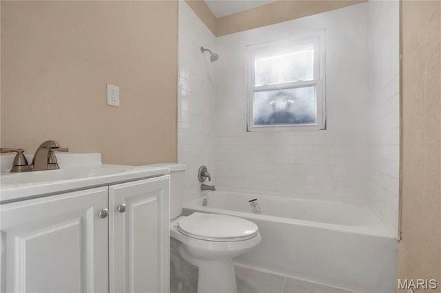 2140 Crescent Avenue, St Louis, MO 63121