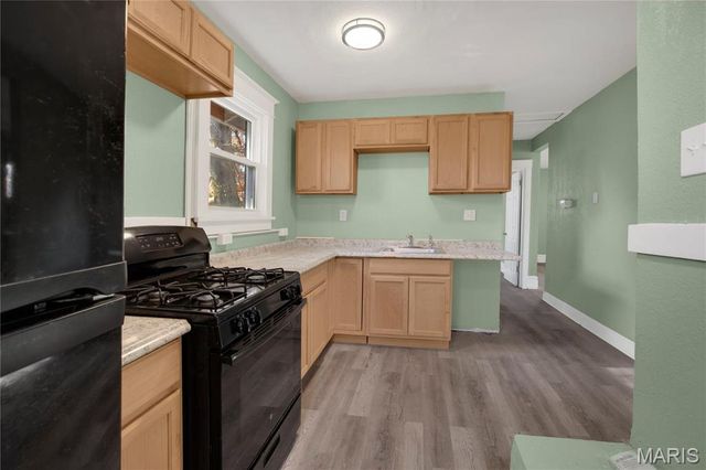 2140 Crescent Avenue, St Louis, MO 63121