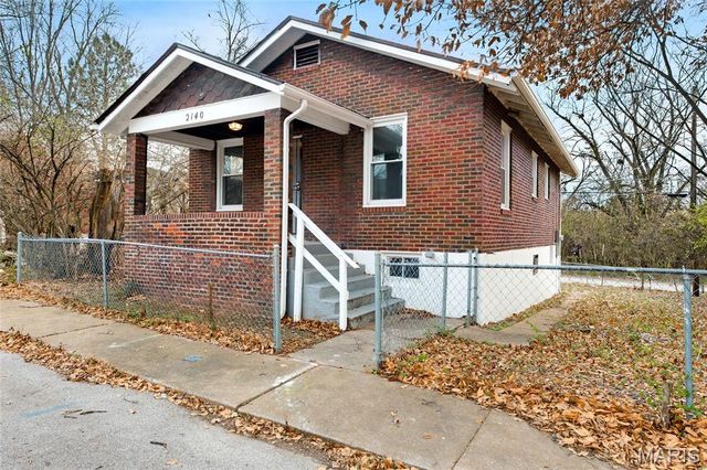 2140 Crescent Avenue, St Louis, MO 63121