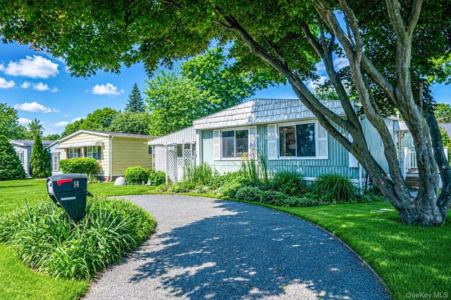 14 Buttercup Drive, Bohemia, NY 11716