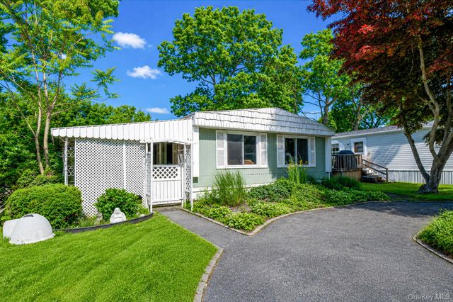 14 Buttercup Drive, Bohemia, NY 11716