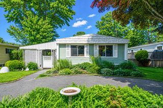 14 Buttercup Drive, Bohemia, NY 11716