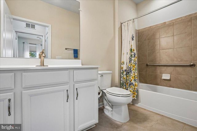 193 LONG POINT DR, Fredericksburg, VA 22406
