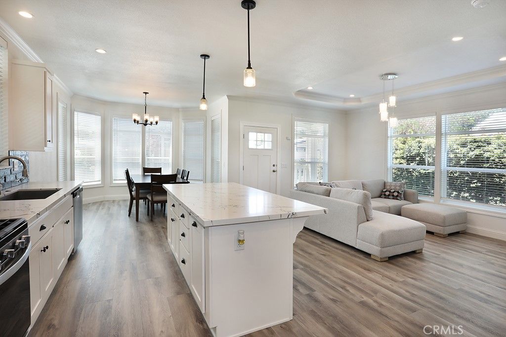 Image 10 of property listing at 5 Buena Vista, Tustin, CA 92680
