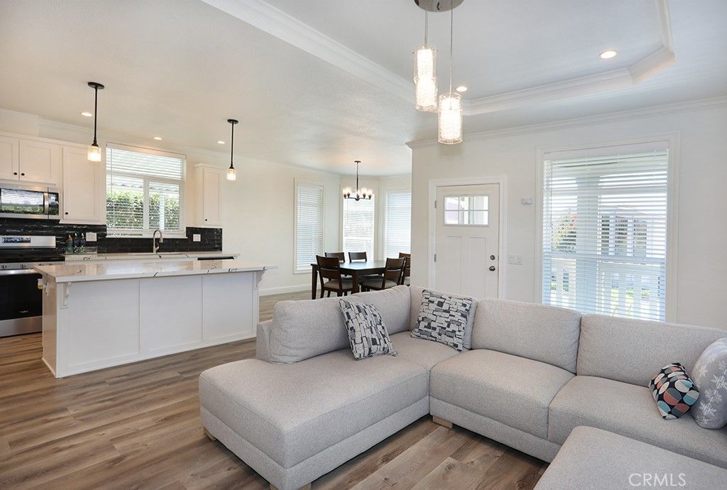 Image 13 of property listing at 5 Buena Vista, Tustin, CA 92680