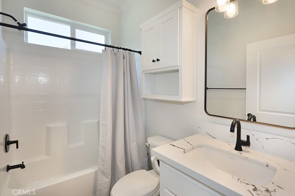 Image 17 of property listing at 5 Buena Vista, Tustin, CA 92680