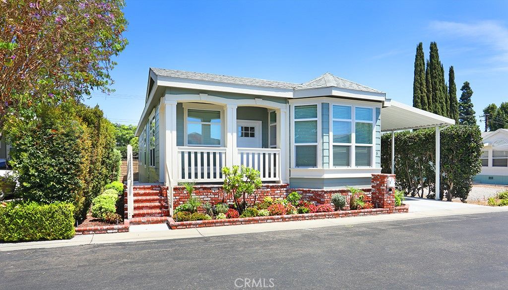 Image 3 of property listing at 5 Buena Vista, Tustin, CA 92680