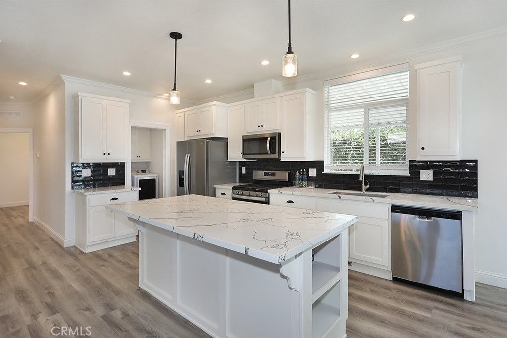 Image 6 of property listing at 5 Buena Vista, Tustin, CA 92680