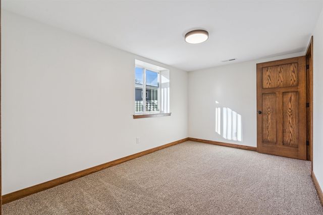 707 NE 5th Avenue, Independence, IA 50644