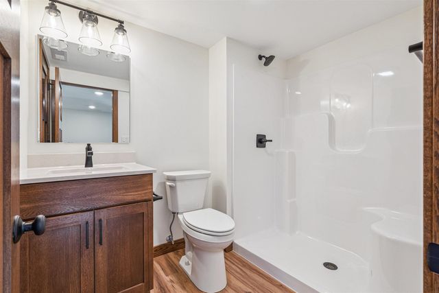 707 NE 5th Avenue, Independence, IA 50644