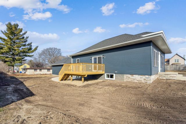 707 NE 5th Avenue, Independence, IA 50644