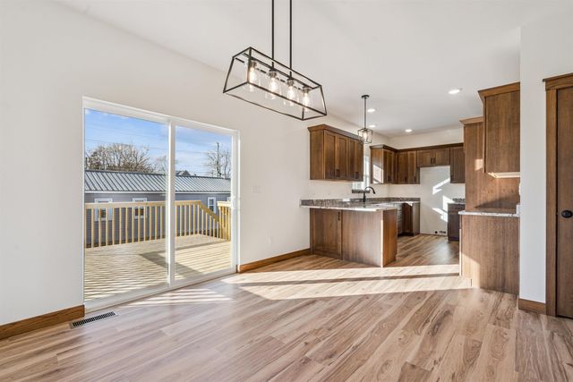 707 NE 5th Avenue, Independence, IA 50644