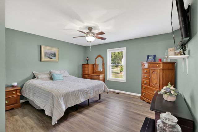 129 Oakland Dr, Gallatin, TN 37066
