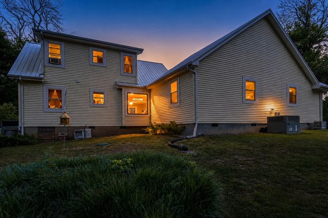 129 Oakland Dr, Gallatin, TN 37066