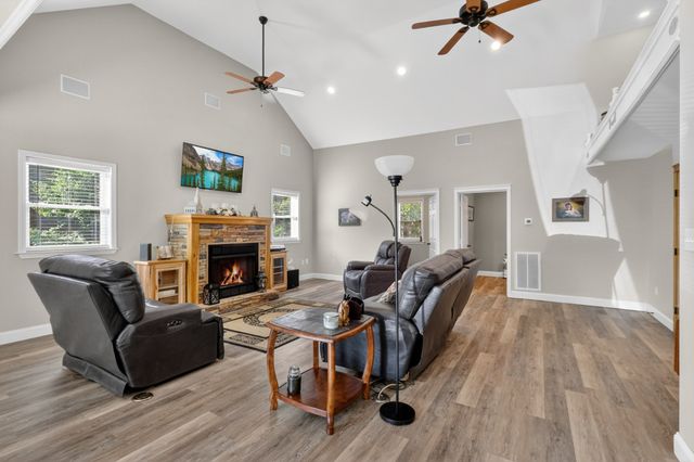 129 Oakland Dr, Gallatin, TN 37066