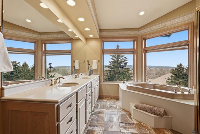 2478 BROADMOOR CT, Rapid City, SD 57702