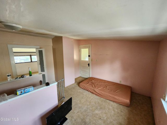 875 Hazelwood Avenue, Schenectady, NY 12306