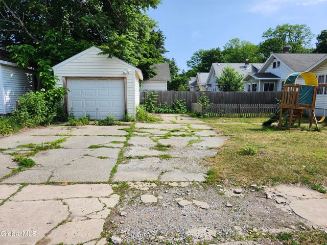 875 Hazelwood Avenue, Schenectady, NY 12306