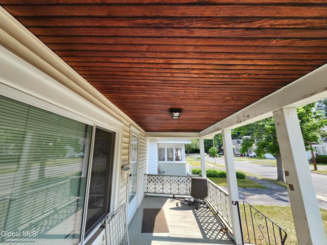 875 Hazelwood Avenue, Schenectady, NY 12306