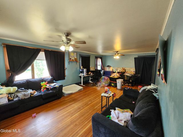 875 Hazelwood Avenue, Schenectady, NY 12306