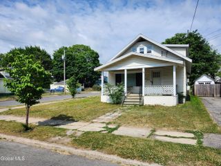 875 Hazelwood Avenue, Schenectady, NY 12306