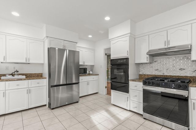 1341 Pelhamdale Avenue, Pelham, NY 10803