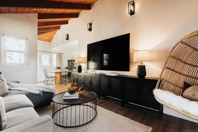 324 S Nevada St, Oceanside, CA 92054