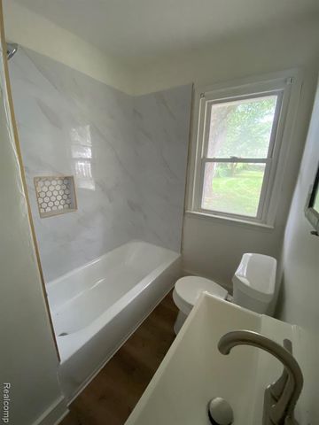 15354 Oldham Street, Taylor, MI 48180