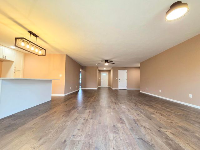 112 N Vine Street, Marshfield, MO 65706