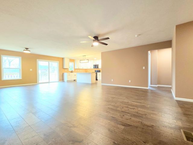 112 N Vine Street, Marshfield, MO 65706