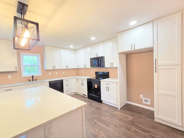 112 N Vine Street, Marshfield, MO 65706