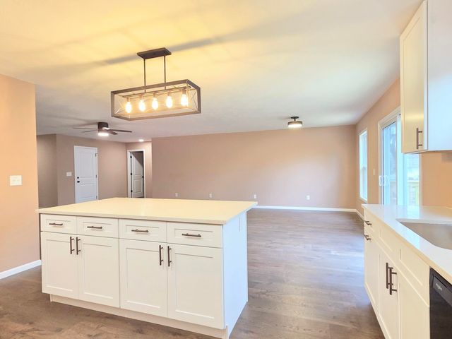 112 N Vine Street, Marshfield, MO 65706