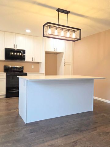 112 N Vine Street, Marshfield, MO 65706