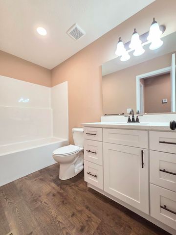 112 N Vine Street, Marshfield, MO 65706