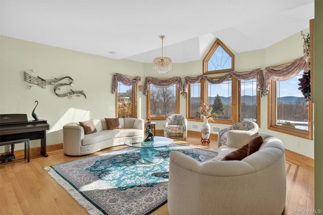 60 Cronomer Hts Drive, Newburgh, NY 12550