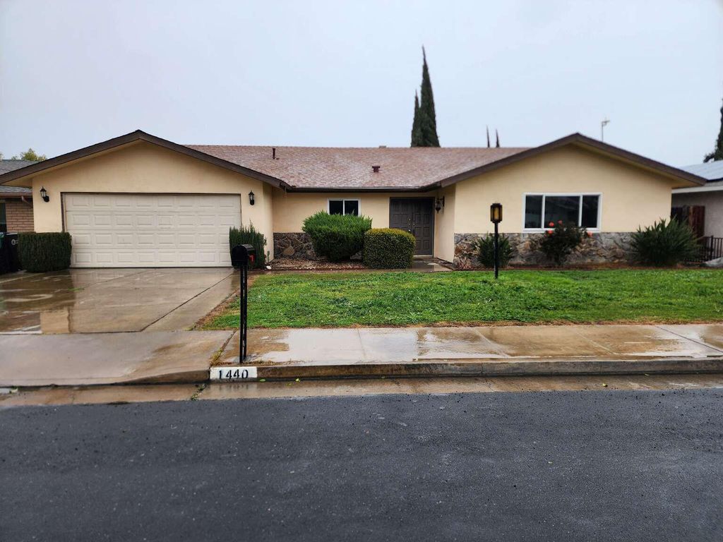 1440 San Lucia Avenue, Porterville, CA 93257
