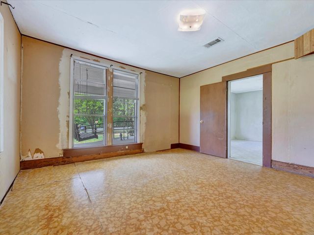 1216 N Hendrix Avenue, Diboll, TX 75941