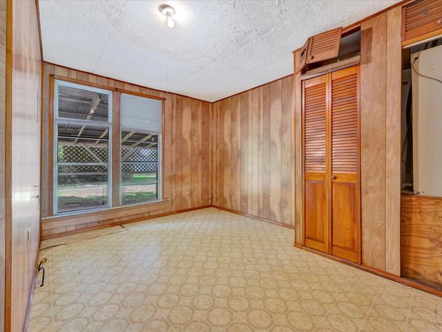 1216 N Hendrix Avenue, Diboll, TX 75941