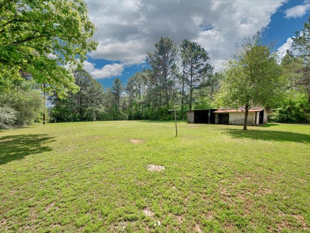 1216 N Hendrix Avenue, Diboll, TX 75941