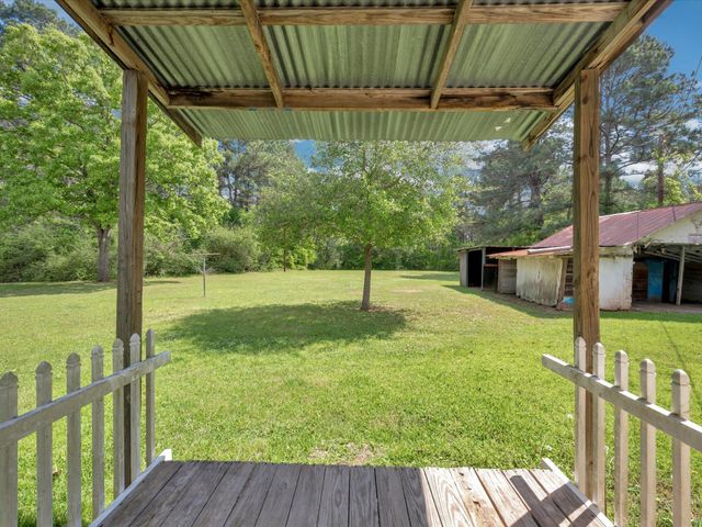 1216 N Hendrix Avenue, Diboll, TX 75941