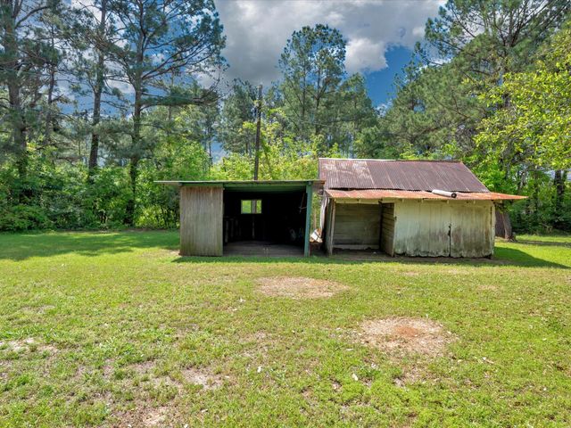 1216 N Hendrix Avenue, Diboll, TX 75941