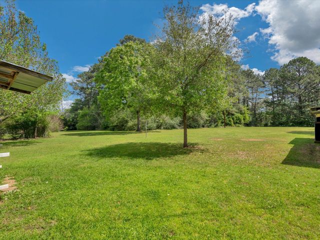 1216 N Hendrix Avenue, Diboll, TX 75941