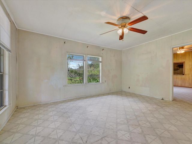 1216 N Hendrix Avenue, Diboll, TX 75941