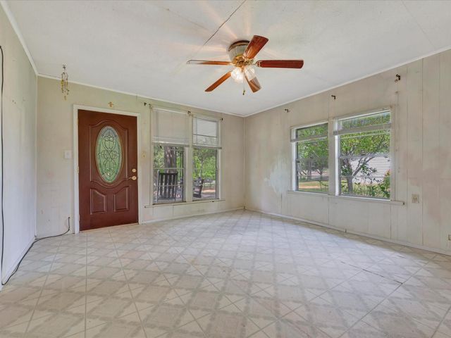 1216 N Hendrix Avenue, Diboll, TX 75941