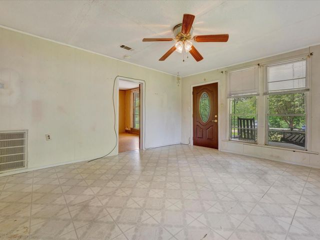 1216 N Hendrix Avenue, Diboll, TX 75941